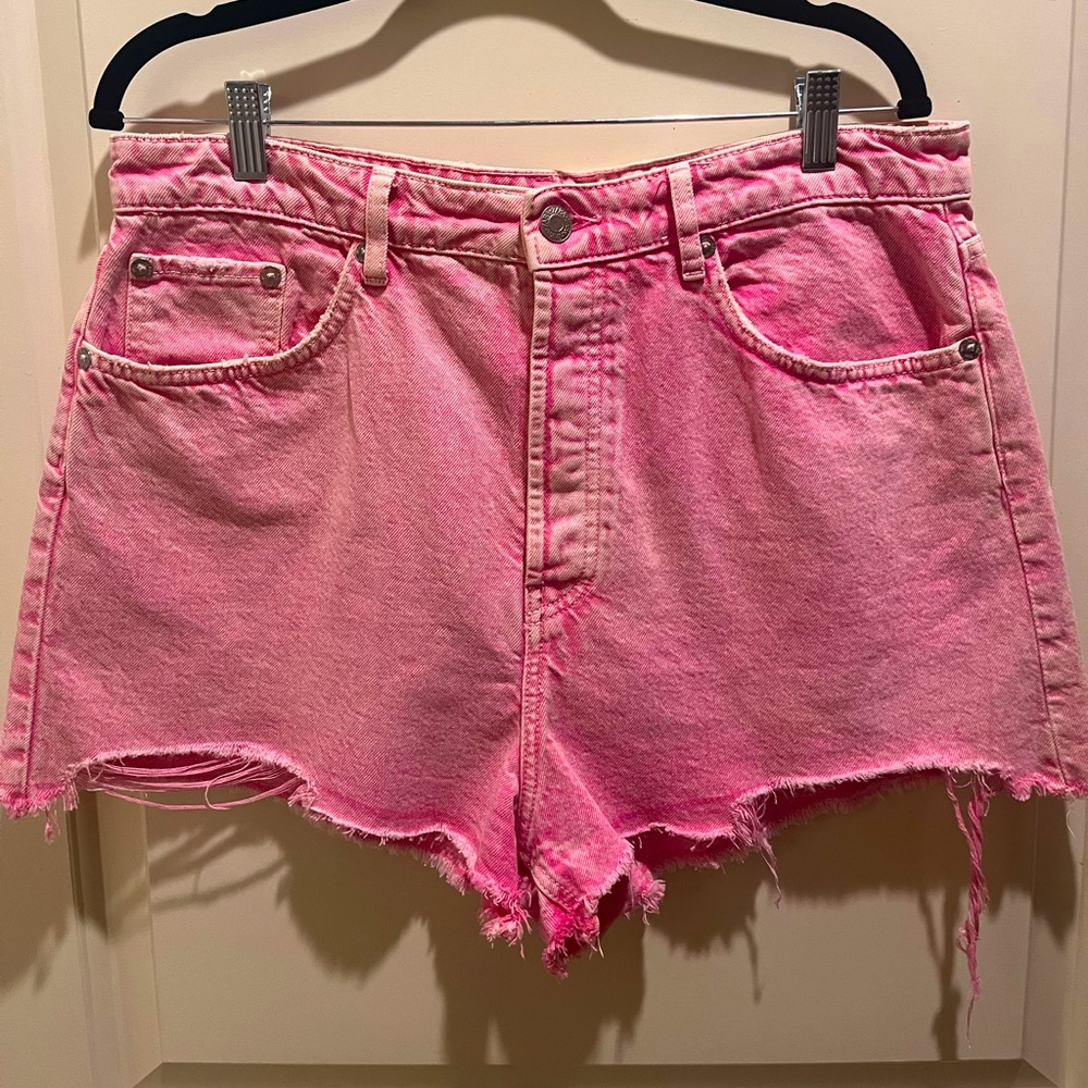 ZARA FRAYED HI RISE DENIM SHORTS